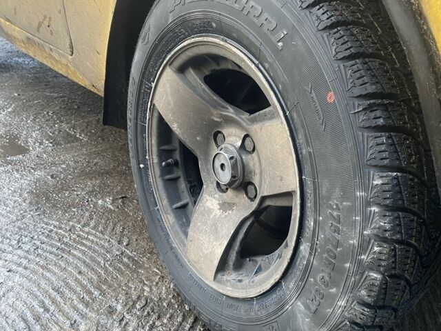 Жовтий ВАЗ 2106, об'ємом двигуна 1.5 л та пробігом 150 тис. км за 900 $, фото 7 на Automoto.ua