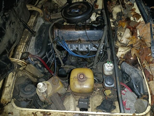 Желтый ВАЗ 2106, объемом двигателя 1.5 л и пробегом 1000 тыс. км за 355 $, фото 1 на Automoto.ua