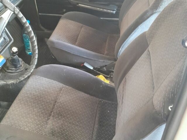 Желтый ВАЗ 2106, объемом двигателя 1.3 л и пробегом 220 тыс. км за 1001 $, фото 7 на Automoto.ua