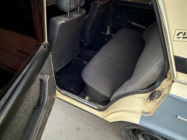 Жовтий ВАЗ 2106, об'ємом двигуна 1.3 л та пробігом 777 тис. км за 650 $, фото 3 на Automoto.ua