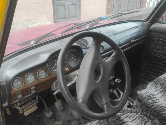 Желтый ВАЗ 2106, объемом двигателя 0 л и пробегом 1 тыс. км за 355 $, фото 4 на Automoto.ua