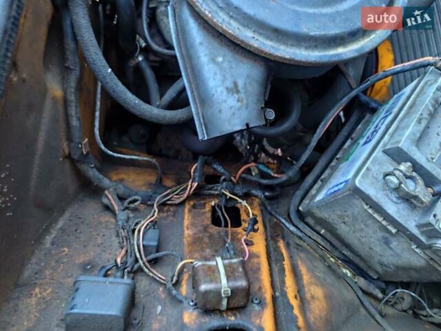 Желтый ВАЗ 2106, объемом двигателя 0 л и пробегом 300 тыс. км за 300 $, фото 2 на Automoto.ua