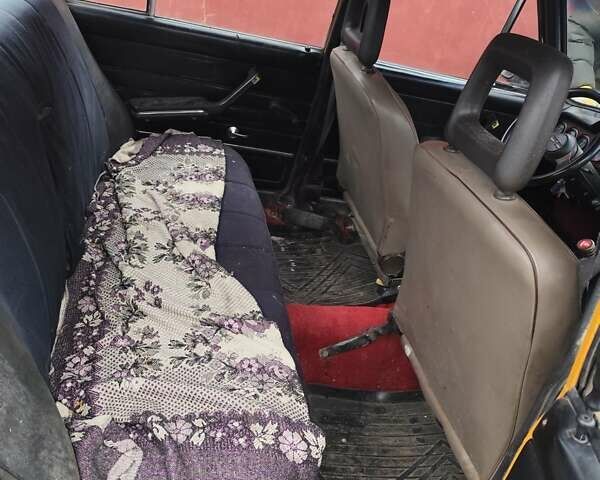 Желтый ВАЗ 2106, объемом двигателя 0 л и пробегом 300 тыс. км за 300 $, фото 8 на Automoto.ua