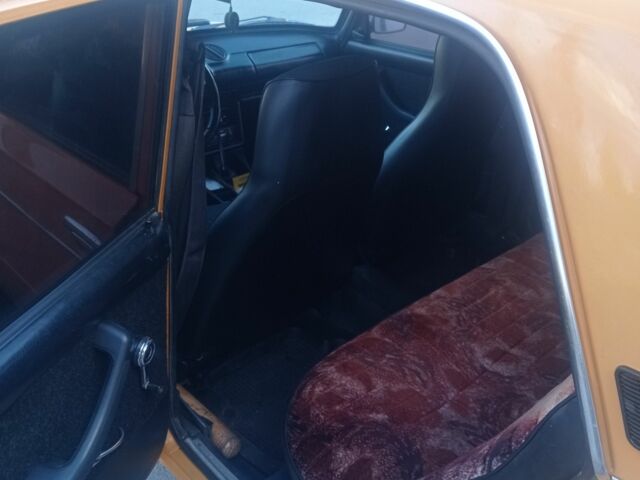 Жовтий ВАЗ 2106, об'ємом двигуна 0 л та пробігом 100 тис. км за 1427 $, фото 3 на Automoto.ua