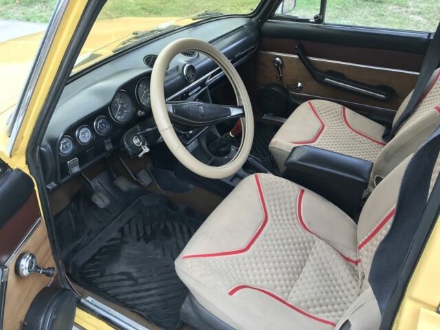 Желтый ВАЗ 2106, объемом двигателя 1.5 л и пробегом 200 тыс. км за 900 $, фото 7 на Automoto.ua