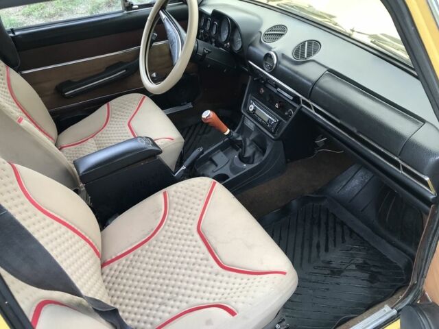 Желтый ВАЗ 2106, объемом двигателя 1.5 л и пробегом 200 тыс. км за 900 $, фото 15 на Automoto.ua