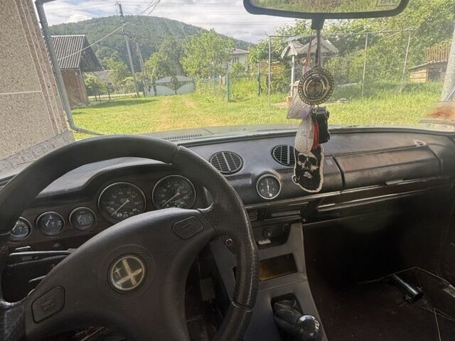 Желтый ВАЗ 2106, объемом двигателя 1.5 л и пробегом 568 тыс. км за 217 $, фото 3 на Automoto.ua