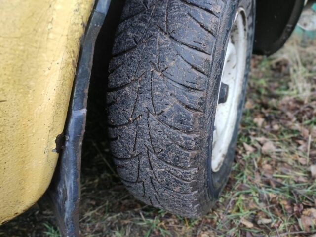 Желтый ВАЗ 2106, объемом двигателя 1.6 л и пробегом 25 тыс. км за 500 $, фото 5 на Automoto.ua