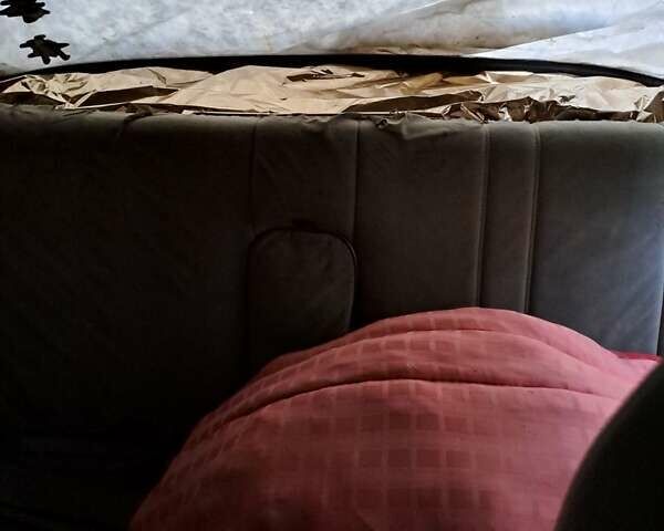 Желтый ВАЗ 2106, объемом двигателя 1.6 л и пробегом 200 тыс. км за 400 $, фото 2 на Automoto.ua