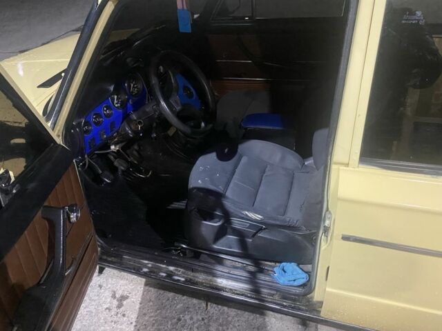 Желтый ВАЗ 2106, объемом двигателя 1.3 л и пробегом 68 тыс. км за 670 $, фото 5 на Automoto.ua
