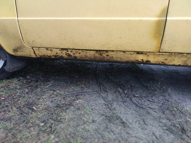 Желтый ВАЗ 2106, объемом двигателя 1.6 л и пробегом 25 тыс. км за 500 $, фото 3 на Automoto.ua