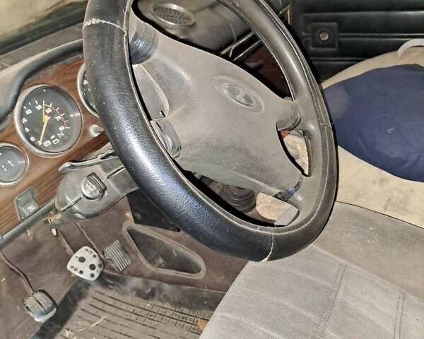 Желтый ВАЗ 2106, объемом двигателя 1.6 л и пробегом 200 тыс. км за 400 $, фото 3 на Automoto.ua