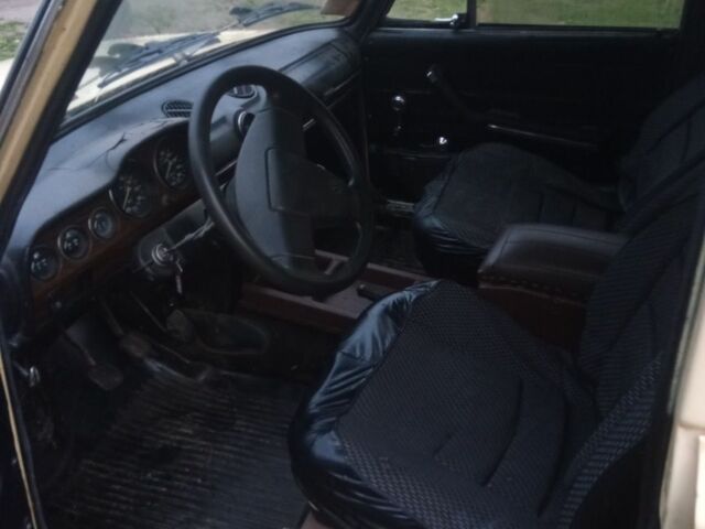 Желтый ВАЗ 2106, объемом двигателя 1.5 л и пробегом 65 тыс. км за 1000 $, фото 5 на Automoto.ua