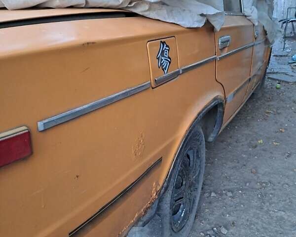 Желтый ВАЗ 2106, объемом двигателя 1.6 л и пробегом 200 тыс. км за 400 $, фото 4 на Automoto.ua
