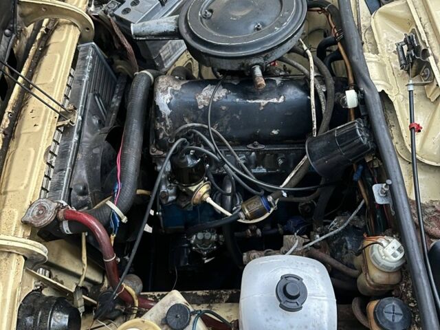 Желтый ВАЗ 2106, объемом двигателя 1 л и пробегом 300 тыс. км за 1004 $, фото 12 на Automoto.ua