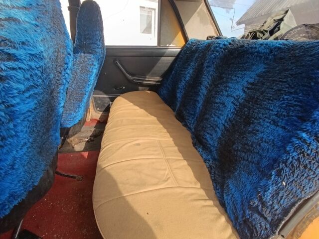 Желтый ВАЗ 2106, объемом двигателя 1.3 л и пробегом 89 тыс. км за 700 $, фото 5 на Automoto.ua