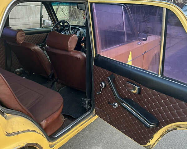 Желтый ВАЗ 2106, объемом двигателя 1.5 л и пробегом 64 тыс. км за 843 $, фото 1 на Automoto.ua