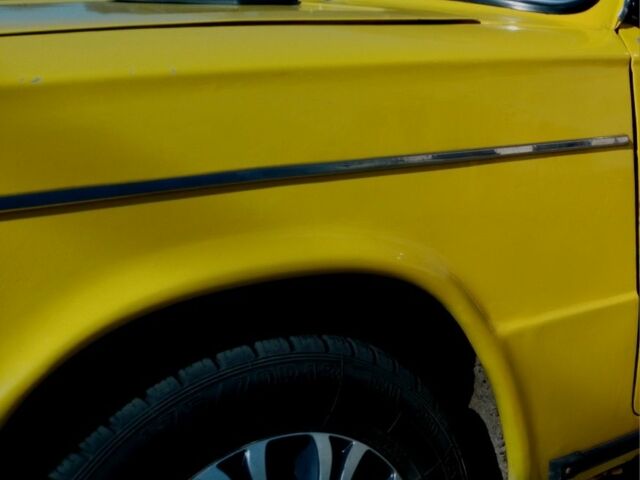 Желтый ВАЗ 2106, объемом двигателя 0 л и пробегом 300 тыс. км за 800 $, фото 2 на Automoto.ua
