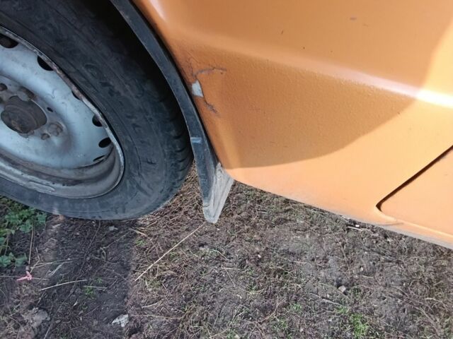 Желтый ВАЗ 2106, объемом двигателя 1.3 л и пробегом 89 тыс. км за 700 $, фото 3 на Automoto.ua