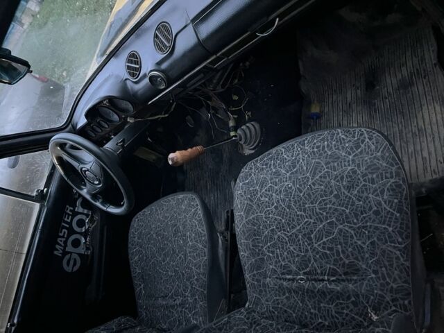 Желтый ВАЗ 2106, объемом двигателя 1 л и пробегом 75 тыс. км за 261 $, фото 2 на Automoto.ua