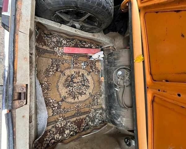 Желтый ВАЗ 2106, объемом двигателя 1.6 л и пробегом 10 тыс. км за 640 $, фото 2 на Automoto.ua