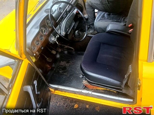 Желтый ВАЗ 2106, объемом двигателя 1.3 л и пробегом 0 тыс. км за 600 $, фото 2 на Automoto.ua
