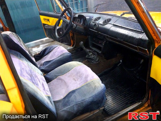Желтый ВАЗ 2106, объемом двигателя 1.5 л и пробегом 180 тыс. км за 500 $, фото 9 на Automoto.ua