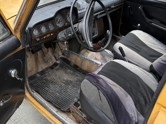 Желтый ВАЗ 2106, объемом двигателя 0 л и пробегом 150 тыс. км за 405 $, фото 6 на Automoto.ua