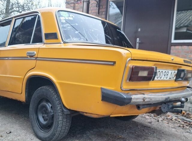 Желтый ВАЗ 2106, объемом двигателя 1.3 л и пробегом 100 тыс. км за 572 $, фото 2 на Automoto.ua