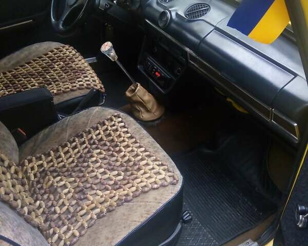 Жовтий ВАЗ 2106, об'ємом двигуна 1.3 л та пробігом 50 тис. км за 1350 $, фото 3 на Automoto.ua
