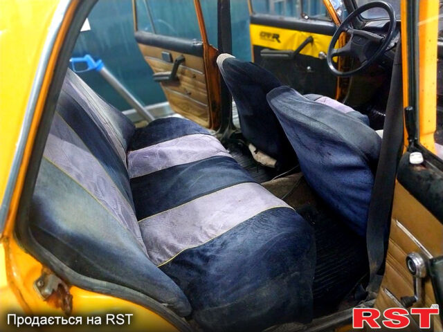 Желтый ВАЗ 2106, объемом двигателя 1.5 л и пробегом 180 тыс. км за 500 $, фото 7 на Automoto.ua
