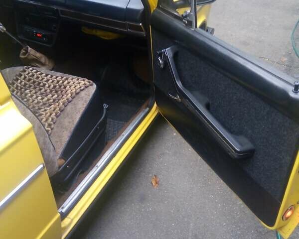 Жовтий ВАЗ 2106, об'ємом двигуна 1.3 л та пробігом 50 тис. км за 1350 $, фото 2 на Automoto.ua