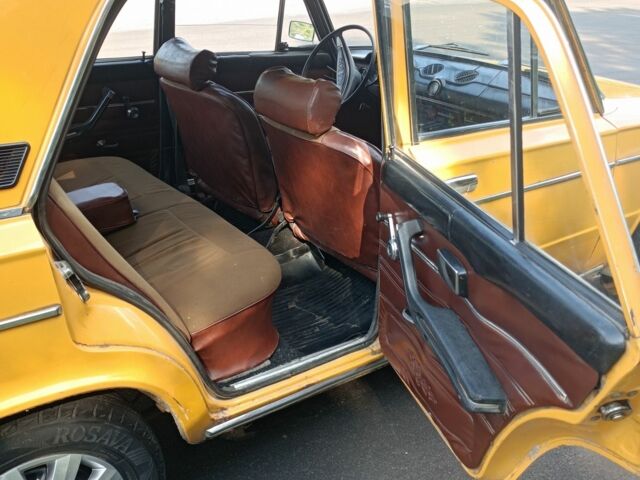 Желтый ВАЗ 2106, объемом двигателя 1 л и пробегом 90 тыс. км за 27000 $, фото 2 на Automoto.ua