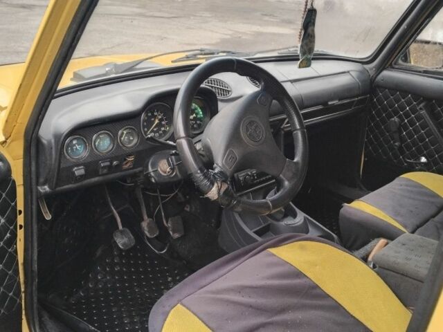 Желтый ВАЗ 2106, объемом двигателя 1.3 л и пробегом 50 тыс. км за 832 $, фото 4 на Automoto.ua