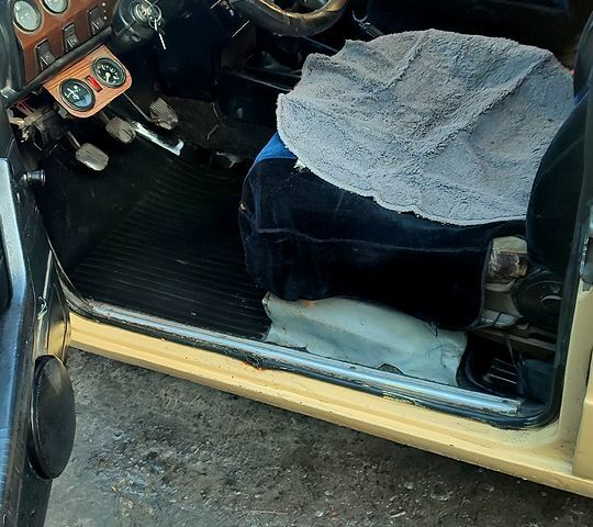Желтый ВАЗ 2106, объемом двигателя 1.5 л и пробегом 94 тыс. км за 850 $, фото 3 на Automoto.ua