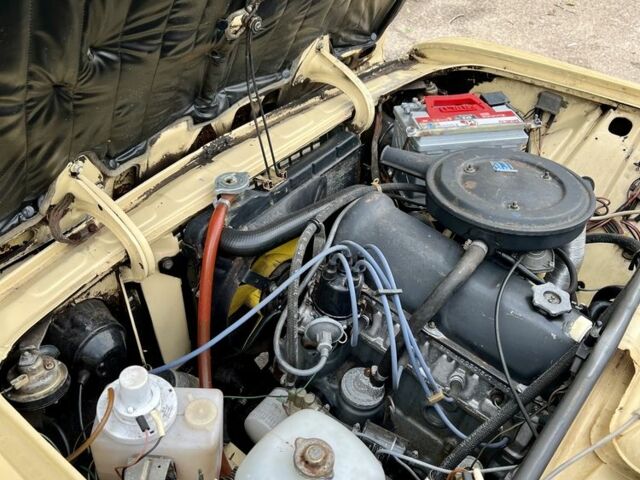 Желтый ВАЗ 2106, объемом двигателя 1.3 л и пробегом 81 тыс. км за 1900 $, фото 7 на Automoto.ua