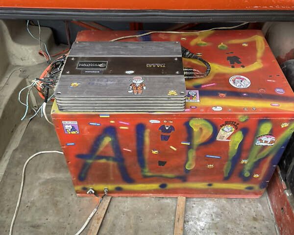 Желтый ВАЗ 2106, объемом двигателя 1.3 л и пробегом 55 тыс. км за 550 $, фото 5 на Automoto.ua