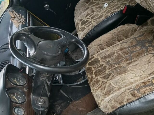 Желтый ВАЗ 2106, объемом двигателя 6 л и пробегом 8 тыс. км за 276 $, фото 4 на Automoto.ua