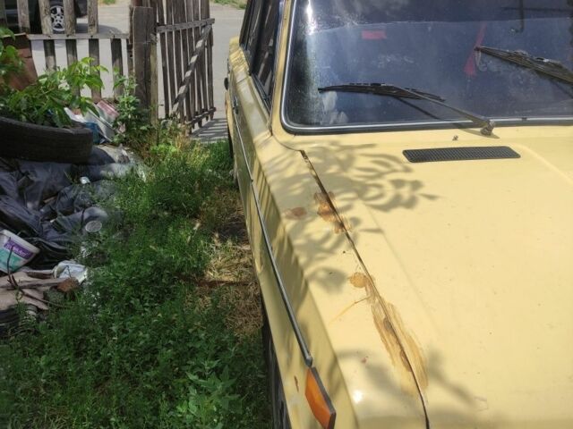 Желтый ВАЗ 2106, объемом двигателя 1 л и пробегом 280 тыс. км за 385 $, фото 2 на Automoto.ua