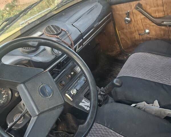 Жовтий ВАЗ 2106, об'ємом двигуна 0 л та пробігом 200 тис. км за 400 $, фото 3 на Automoto.ua