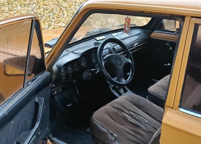 Жовтий ВАЗ 2106, об'ємом двигуна 1.5 л та пробігом 251 тис. км за 554 $, фото 4 на Automoto.ua