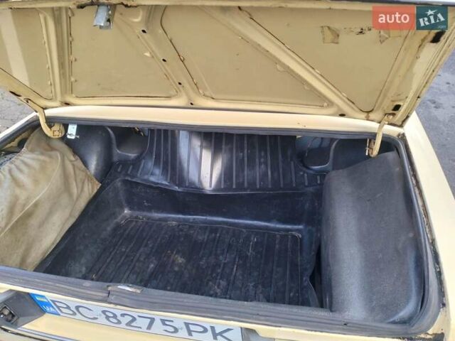 Желтый ВАЗ 2106, объемом двигателя 1.5 л и пробегом 103 тыс. км за 1350 $, фото 5 на Automoto.ua