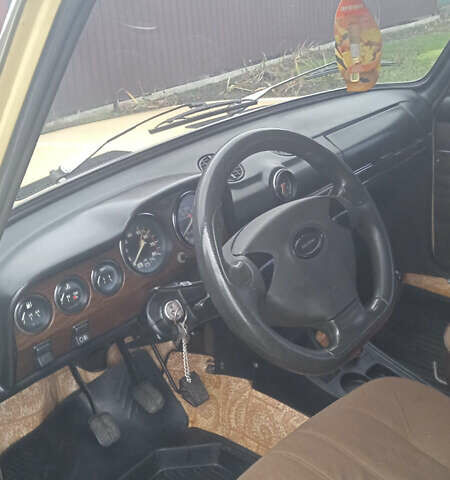 Жовтий ВАЗ 2106, об'ємом двигуна 1.29 л та пробігом 300 тис. км за 1000 $, фото 4 на Automoto.ua
