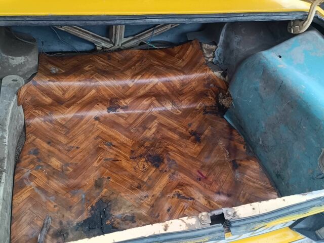 Желтый ВАЗ 2106, объемом двигателя 0 л и пробегом 1 тыс. км за 308 $, фото 2 на Automoto.ua