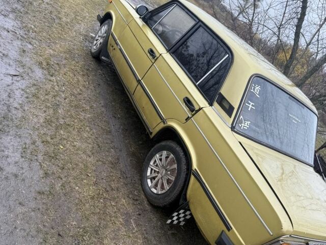 Желтый ВАЗ 2106, объемом двигателя 1.3 л и пробегом 74 тыс. км за 1183 $, фото 3 на Automoto.ua