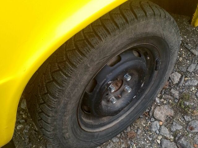 Жовтий ВАЗ 2106, об'ємом двигуна 0 л та пробігом 323 тис. км за 714 $, фото 3 на Automoto.ua