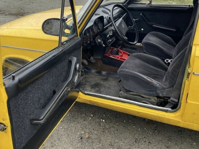 Жовтий ВАЗ 2106, об'ємом двигуна 0 л та пробігом 1000 тис. км за 592 $, фото 3 на Automoto.ua