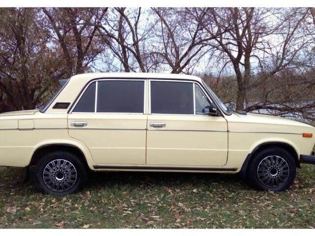 Желтый ВАЗ 2106, объемом двигателя 1.3 л и пробегом 1 тыс. км за 1500 $, фото 4 на Automoto.ua