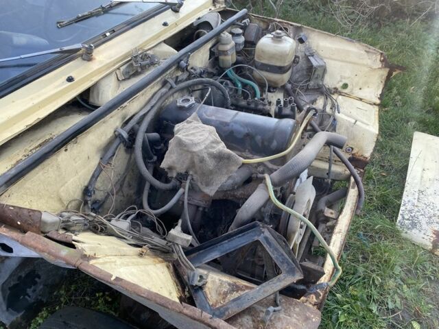 Желтый ВАЗ 2106, объемом двигателя 1.5 л и пробегом 3 тыс. км за 357 $, фото 18 на Automoto.ua