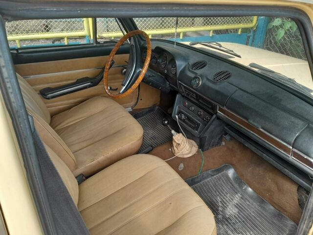 Жовтий ВАЗ 2106, об'ємом двигуна 1.3 л та пробігом 65 тис. км за 35000 $, фото 1 на Automoto.ua